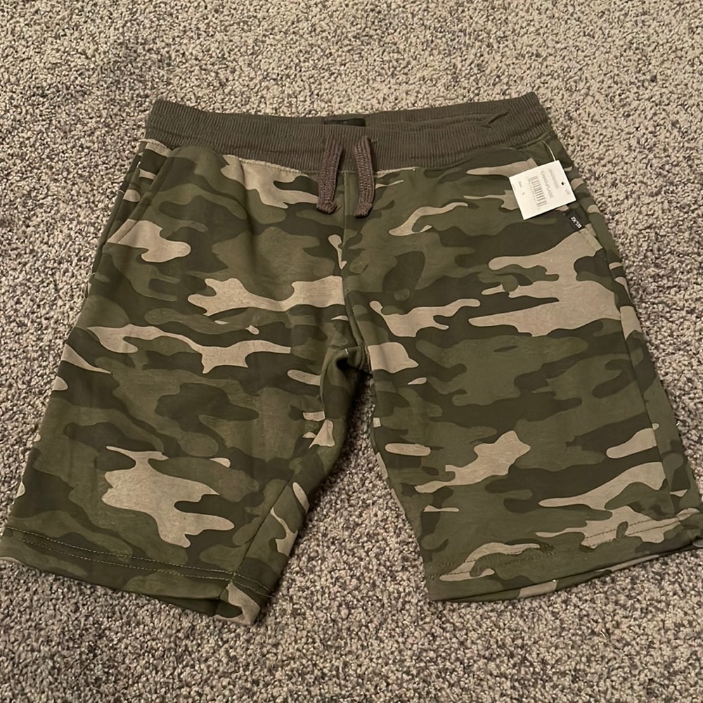 Joe’s Boys Camo Shorts. Size L. NWT.
